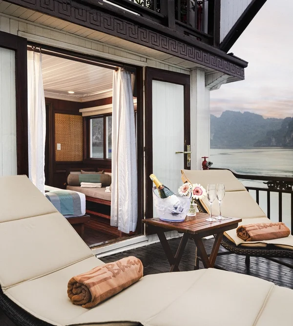 BhayaClassic_SuiteCabin_Balcony_