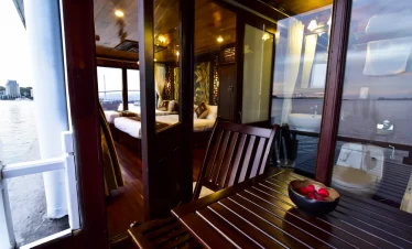 Suite private balcony_