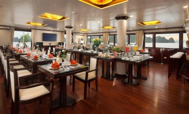 jonque swan restaurant_