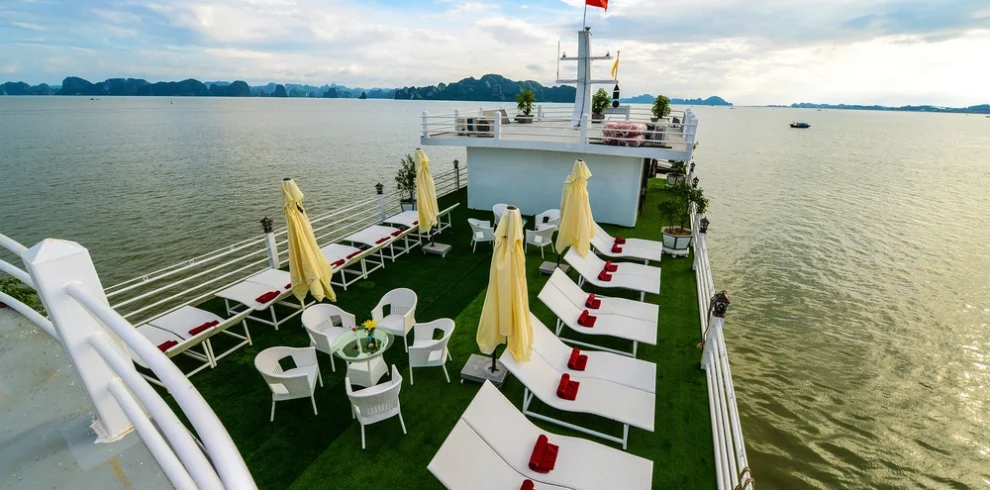 sundeck2 jonque swan_