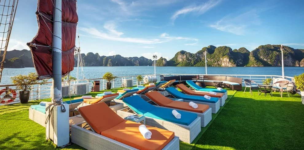 verdure lotus sundeck